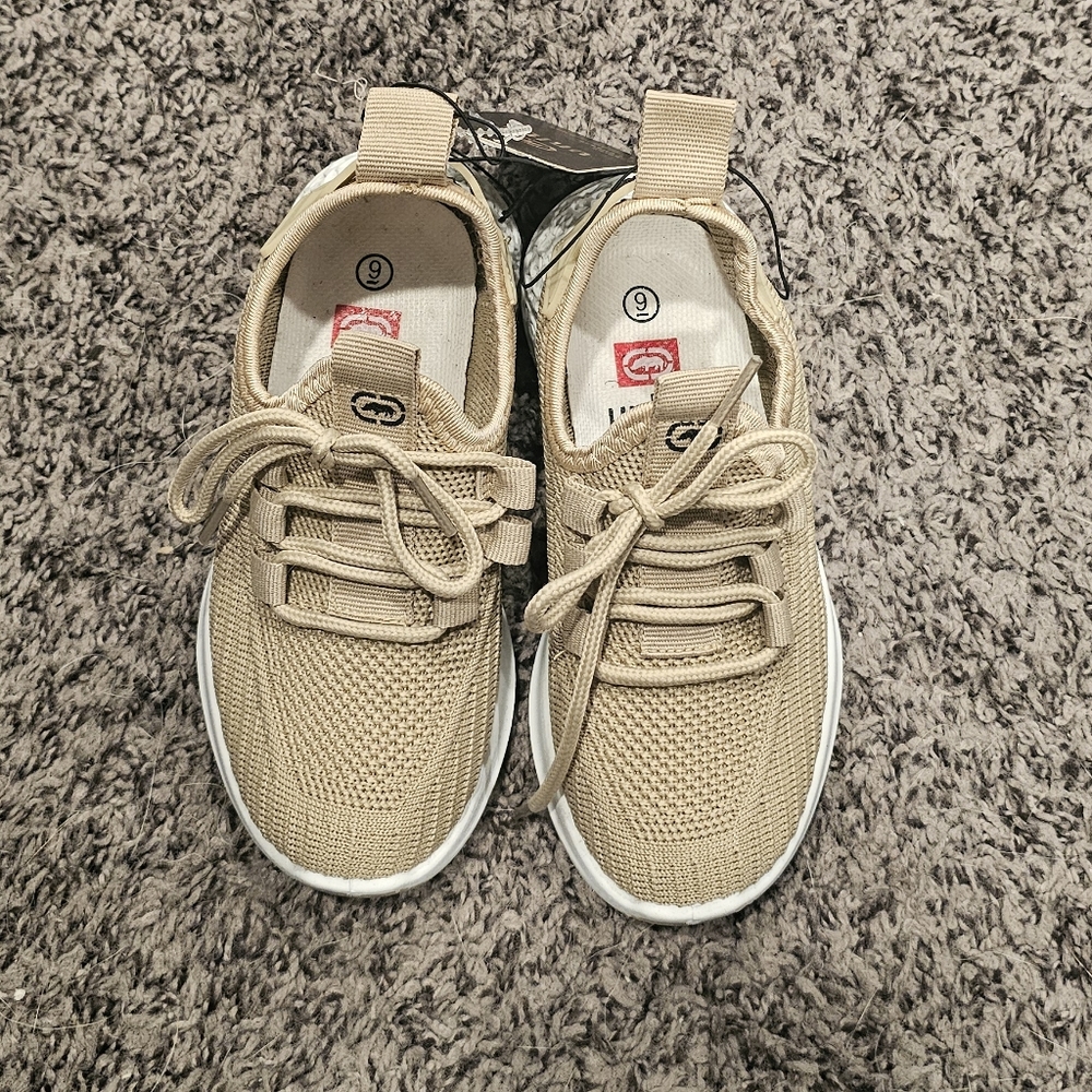 Kids size 9 shoe